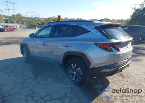 2024 Hyundai Tucson Hybrid Blue z USA, uszkodzony, nr VIN KM8JBCD10RU207301